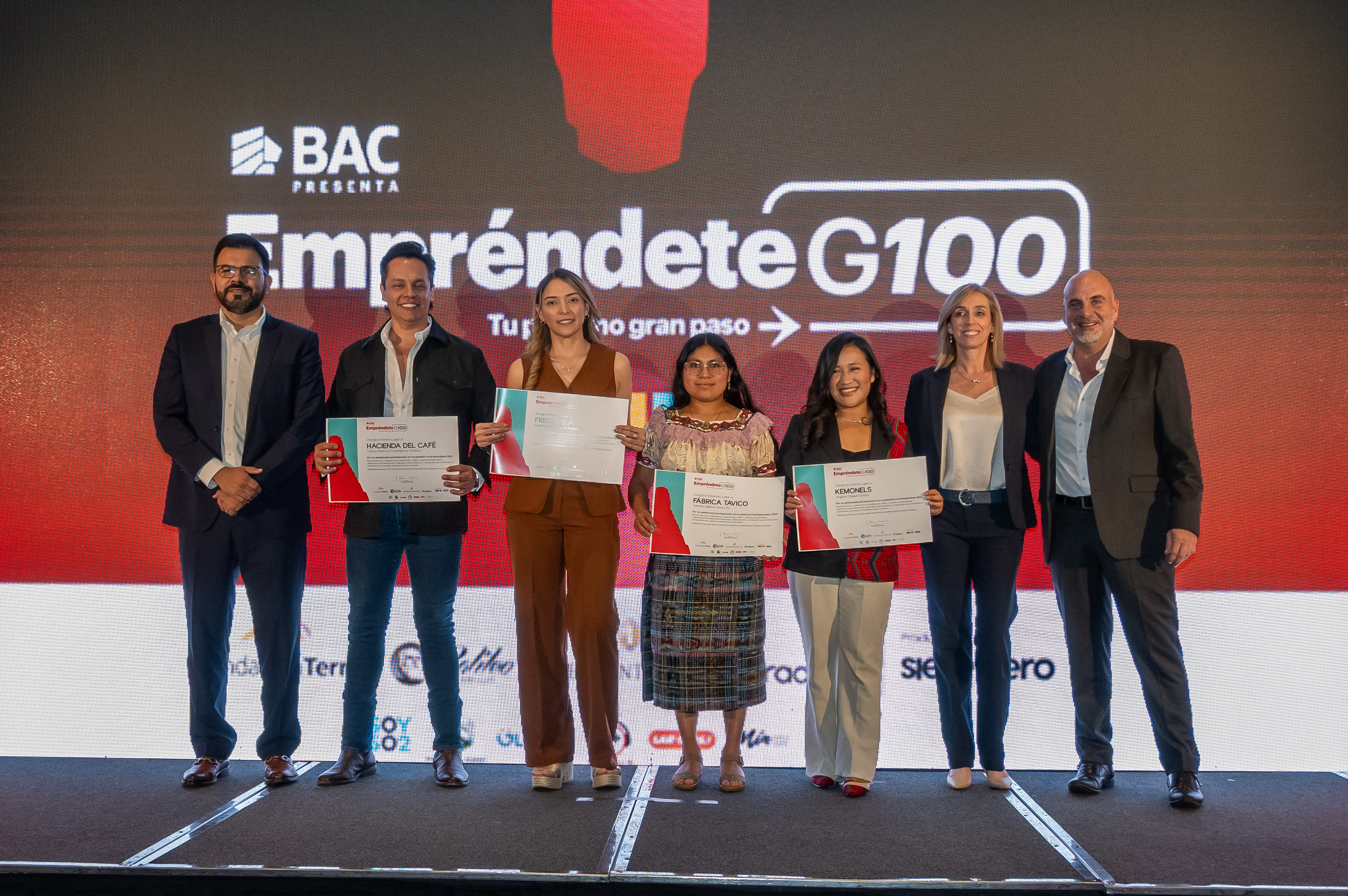 Apoyan a pequeños empresarios para convertirse en grandes