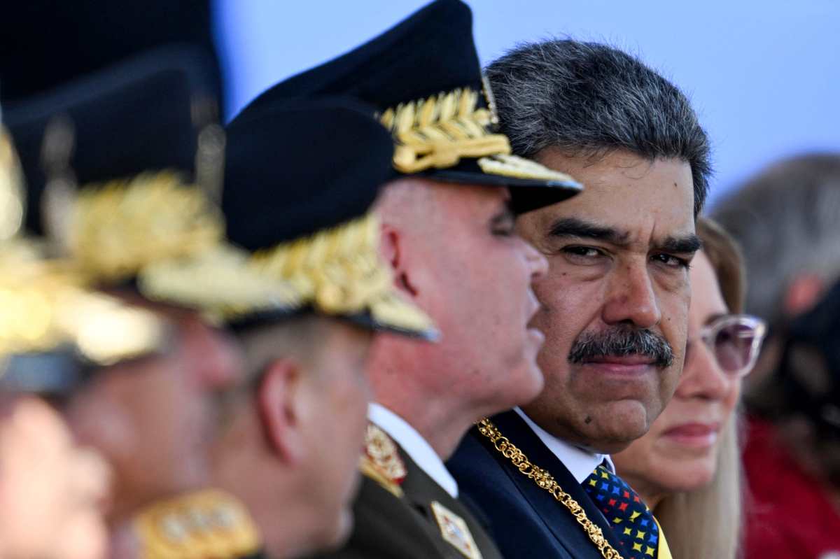 Nicolás Maduro junto al ministro de Defensa Vladimir Padrino durante un acto militar en Caracas.