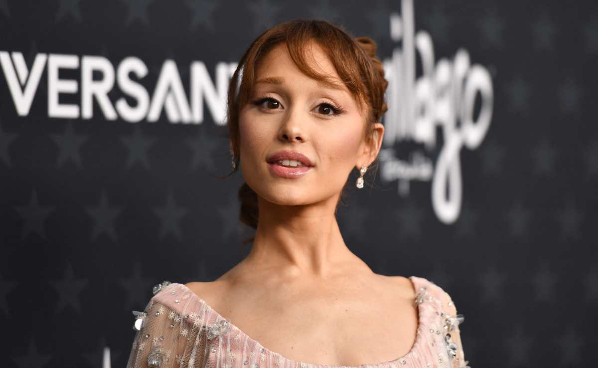 Ariana Grande demanda a hackers por el robo y filtración de canciones inéditas, material de grabación y fotografías: así operaron durante años