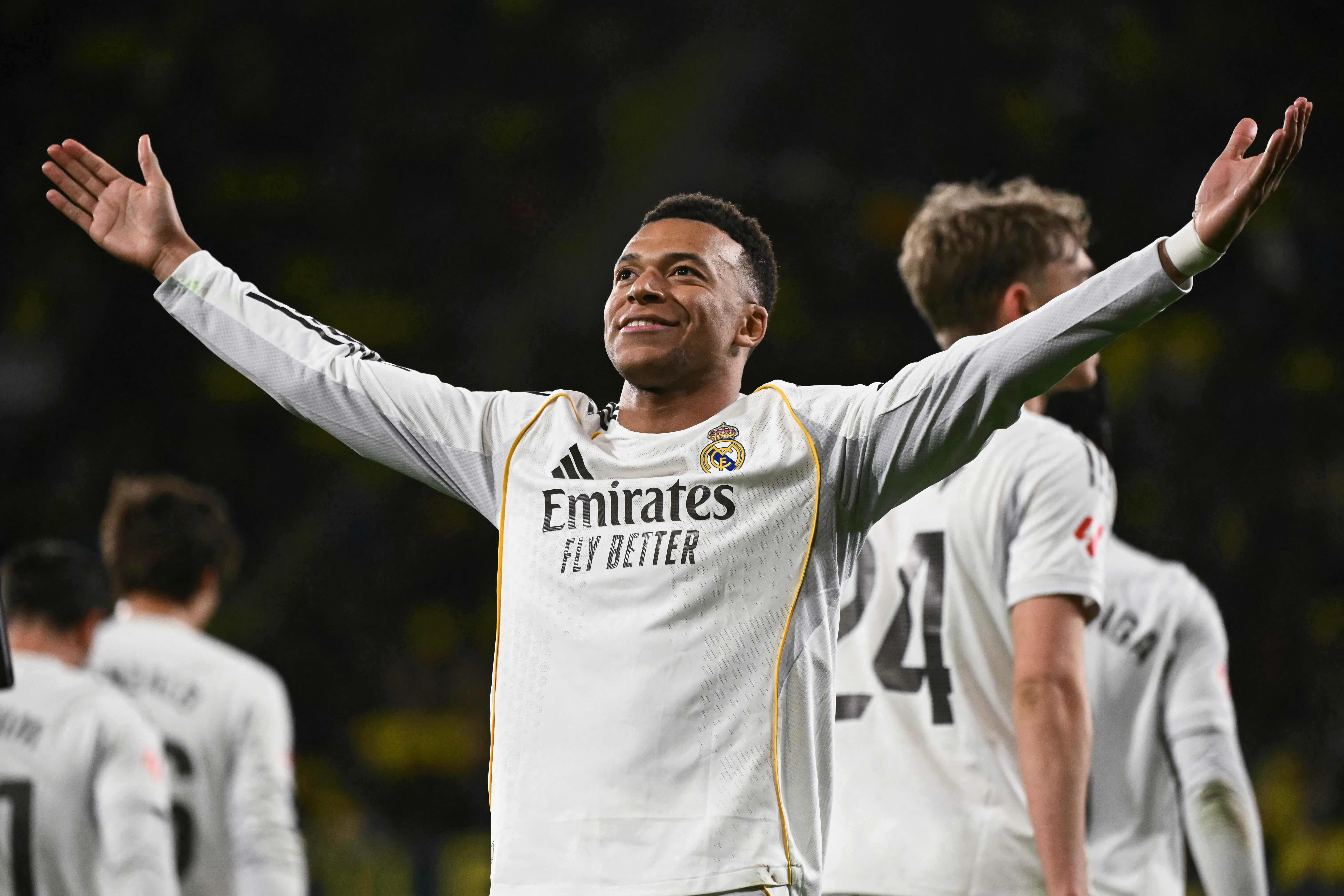 Doblete de Mbappé coloca momentáneamente al Real Madrid en la cima de ...