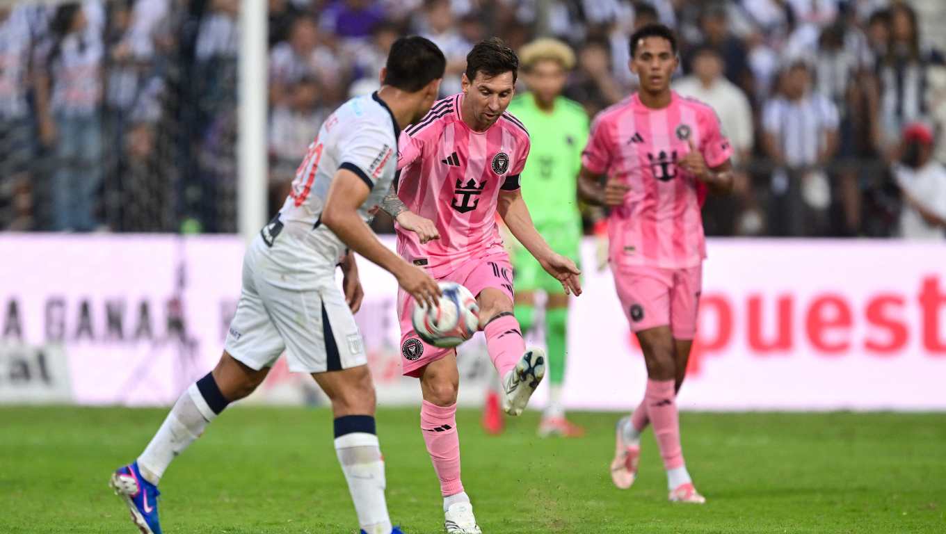 Inter Miami's Argentine forward #10 Lionel Messi kicks the ball during the friendly football match between Peru's Alianza Lima and the US' Inter Miami at the Alejandro Villanueva Stadium in Lima on January 24, 2025. (Photo by Connie FRANCE / AFP)