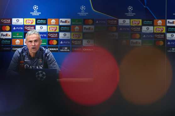 Paris Saint-Germain's Spanish headcoach Luis Enrique speaks during a press conference at the Campus Paris Saint-Germain in Poissy, in the western outskirts of Paris on January 27, 2026, on the eve of the UEFA Champions League first round day 8 football match between Paris Saint-Germain and Newcastle. (Photo by FRANCK FIFE / AFP)