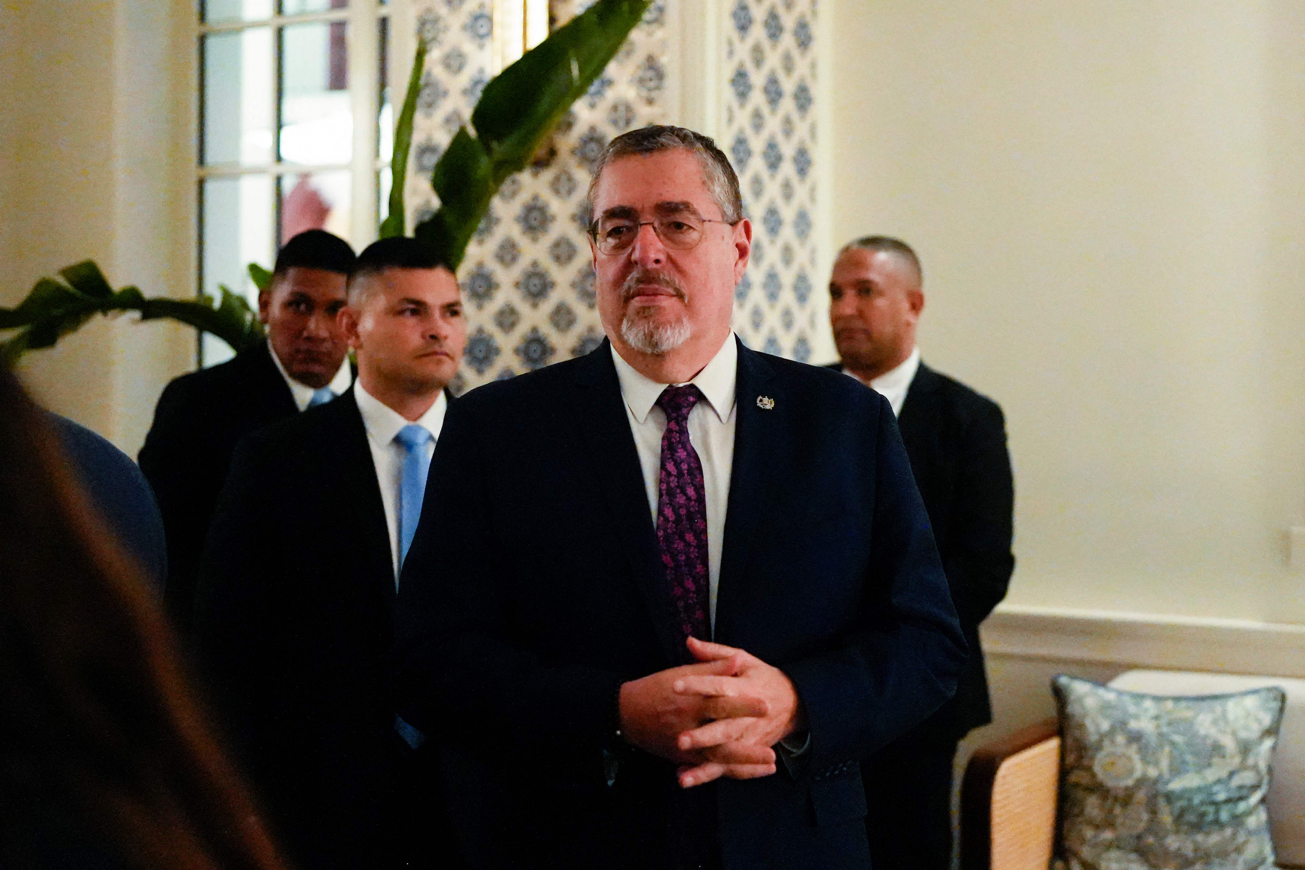 El presidente de Guatemala, Bernardo Arévalo, participa en el foro económico organizado por el Banco de Desarrollo de América Latina y el Caribe. (Foto Prensa Libre: ARNULFO FRANCO / AFP)