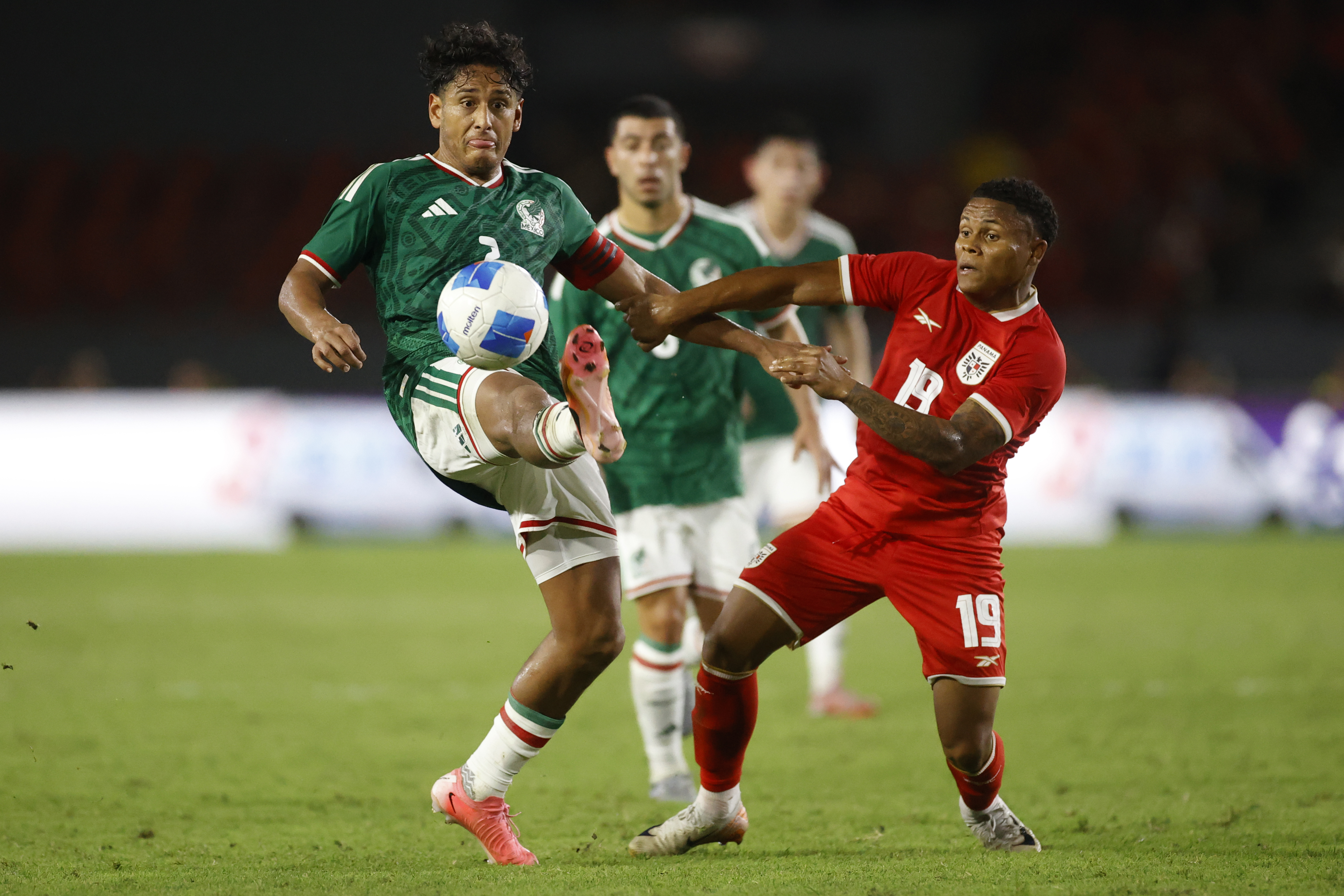 México vence a Panamá en un encuentro amistoso y corta su racha negativa a meses del Mundial