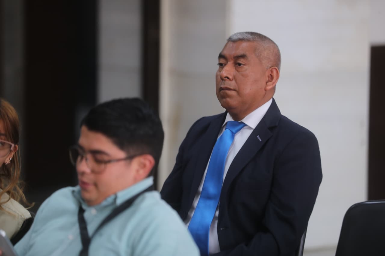 Tras denuncia de Arévalo, Curruchiche lo señala de fraude y cuestiona a su abogado, quien recusó a juez Orellana