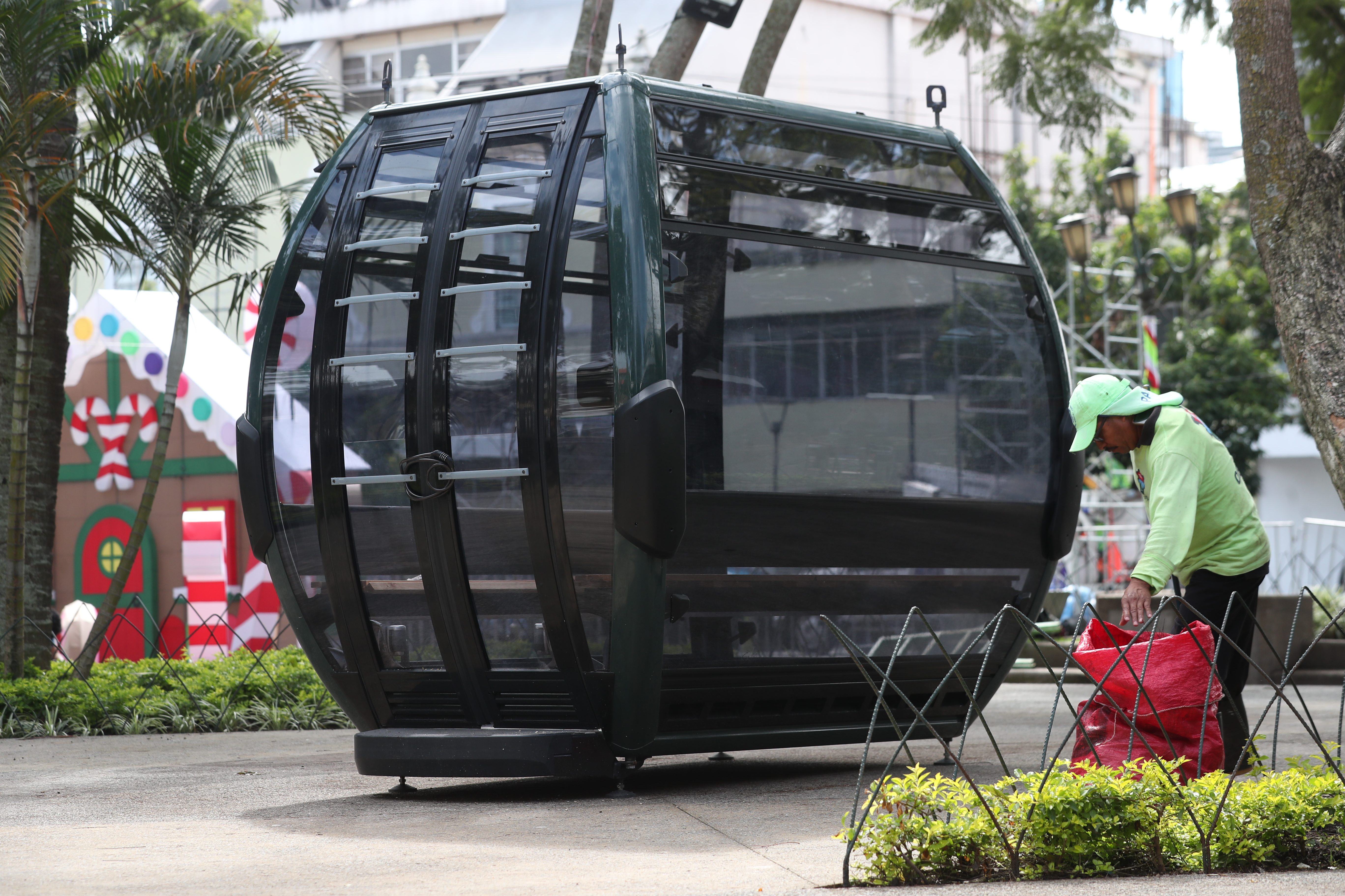 Cabina del Aerómetro en exhibición en Guatemala