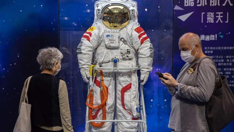 Paseo espacial: por qué se pospuso la primera caminata espacial de 2