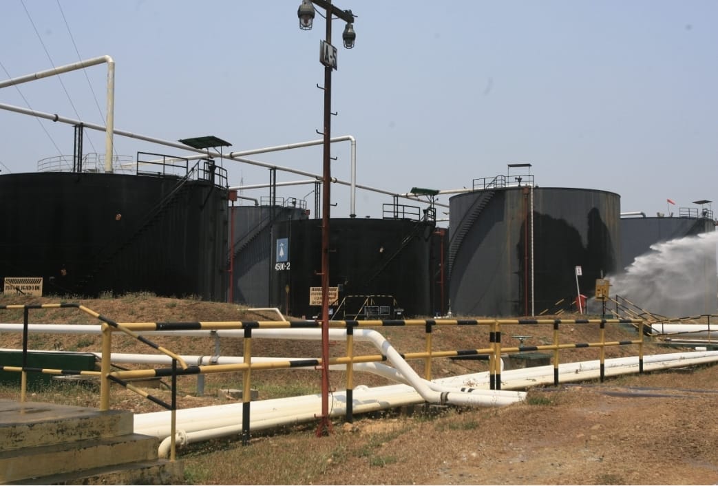 El caso del cierre de Perenco, relacionado con la explotación petrolera, ha sido mal manejado durante el segundo año de Gobierno por las actuales autoridades. (Foto Prensa Libre: Hemeroteca PL)