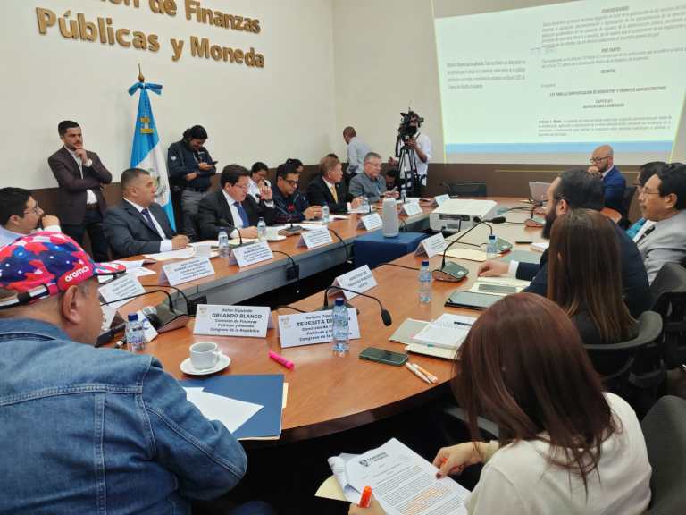 Ejecutivo afina ampliación y readecuación del presupuesto 2