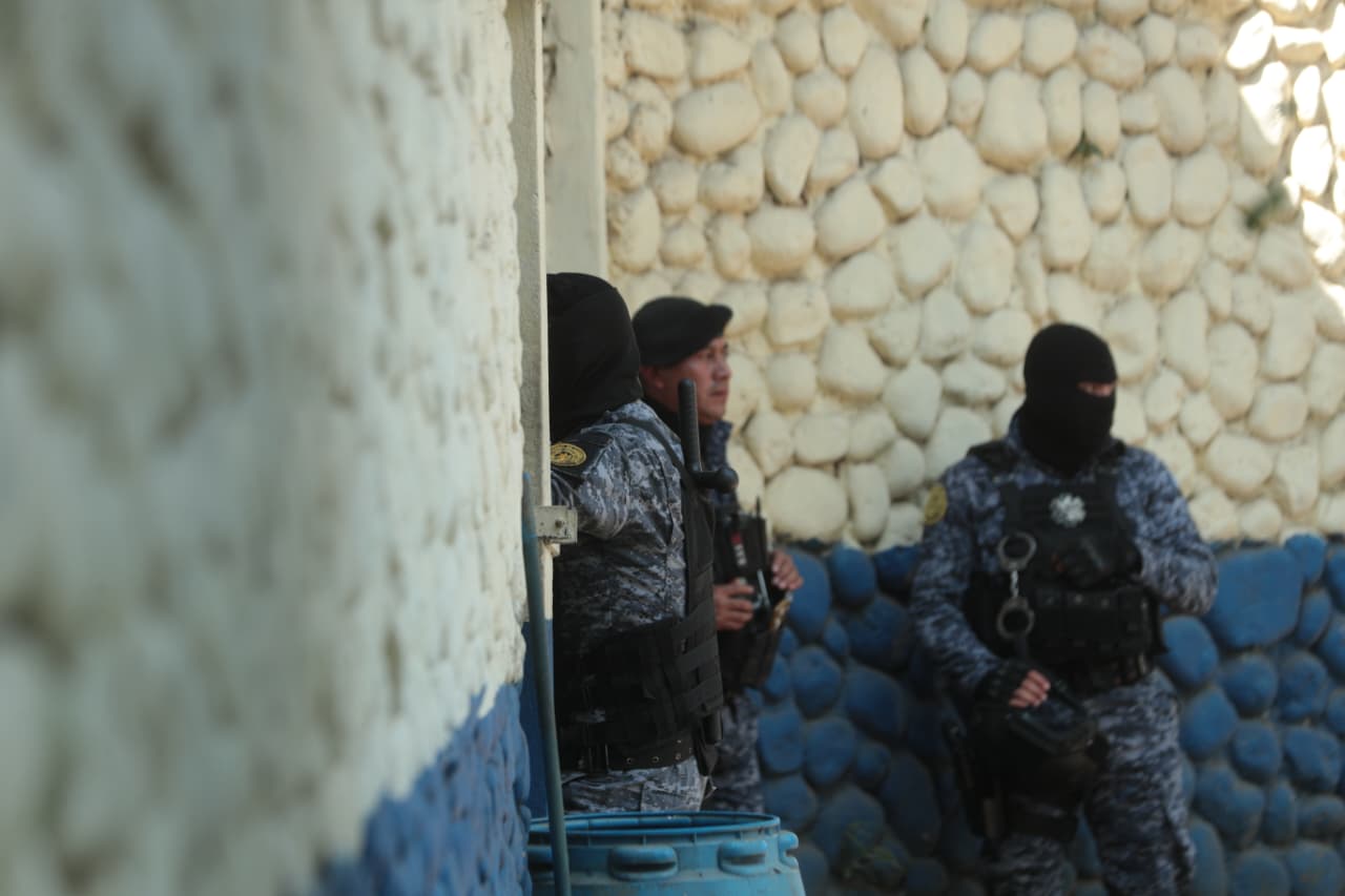 Agentes PNC motin cárcel Renovación 1