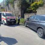 Agentes de la PNC resguardan la escena del ataque en el kilómetro 32.5 de la carretera al Pacífico, donde fue asesinado Andy Díaz. (Foto Prensa Libre: CVB)