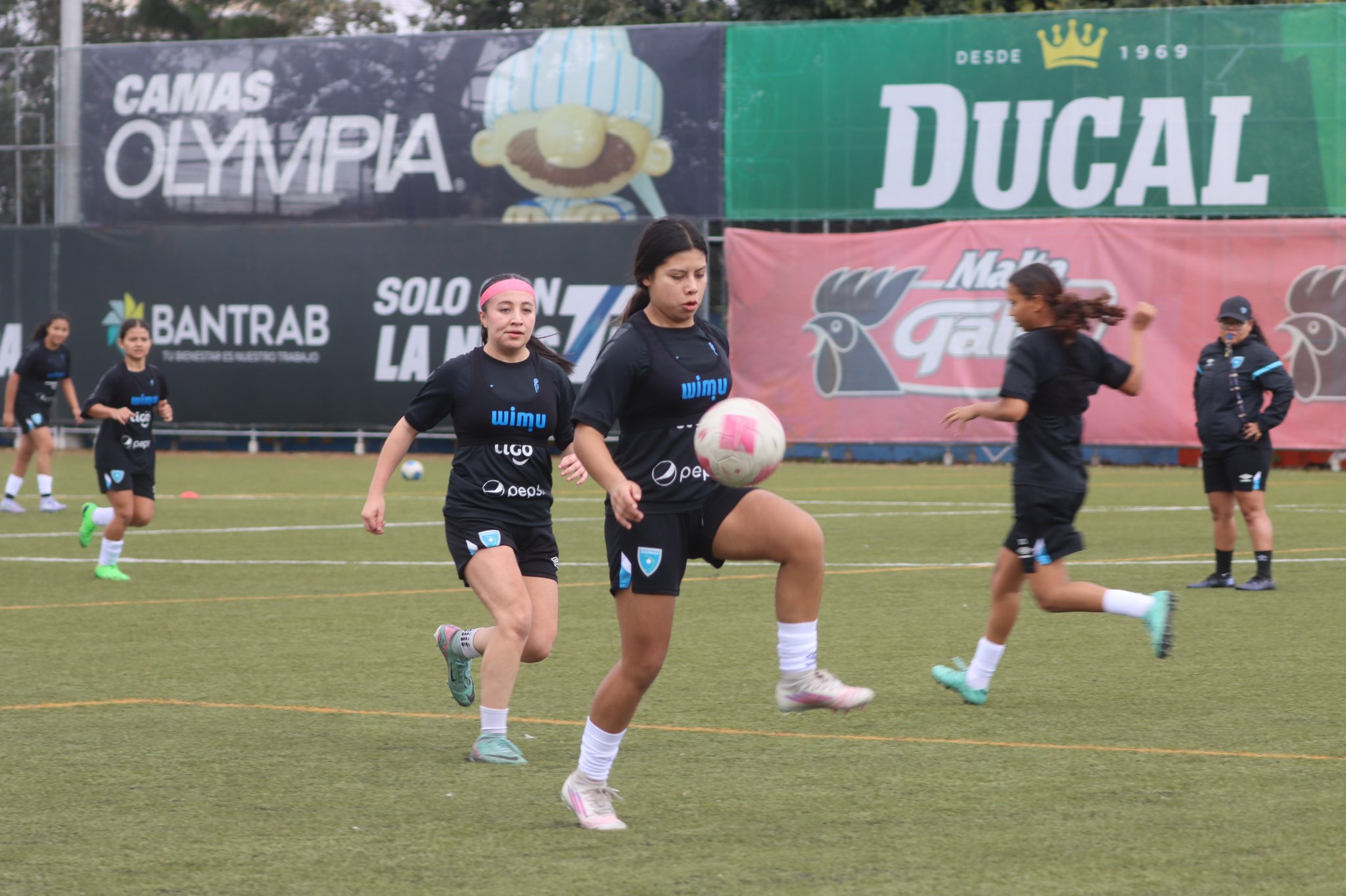 Selección Sub17 Femenina continúa su preparación para el clasificatorio de Concacaf.(Foto Prensa Libre: Fedefut).