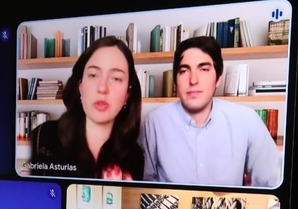 Gabriela Asturias Personaje del Año 2025 Prensa Libre brindó declaraciones por conferencia virtual