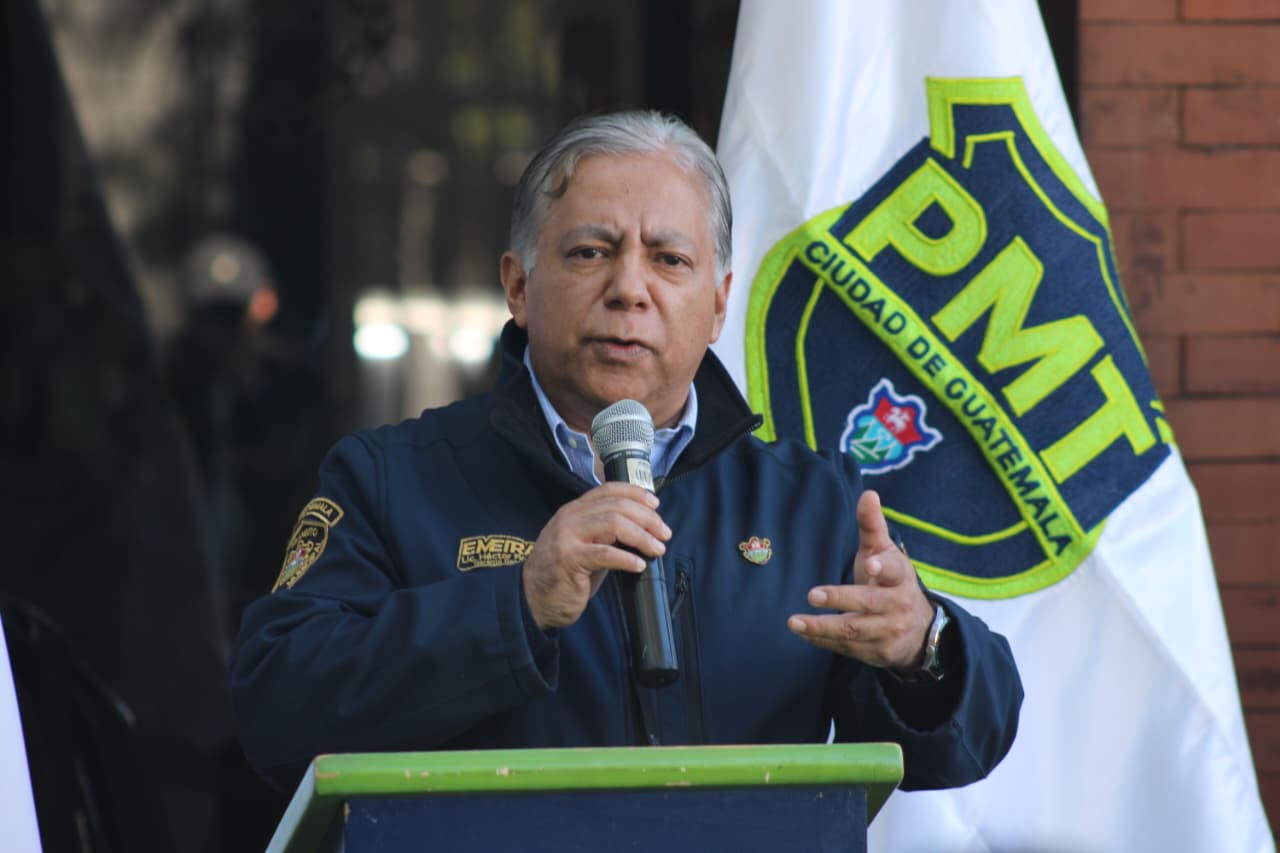 Hector Flores Emetra semaforos inteligentes