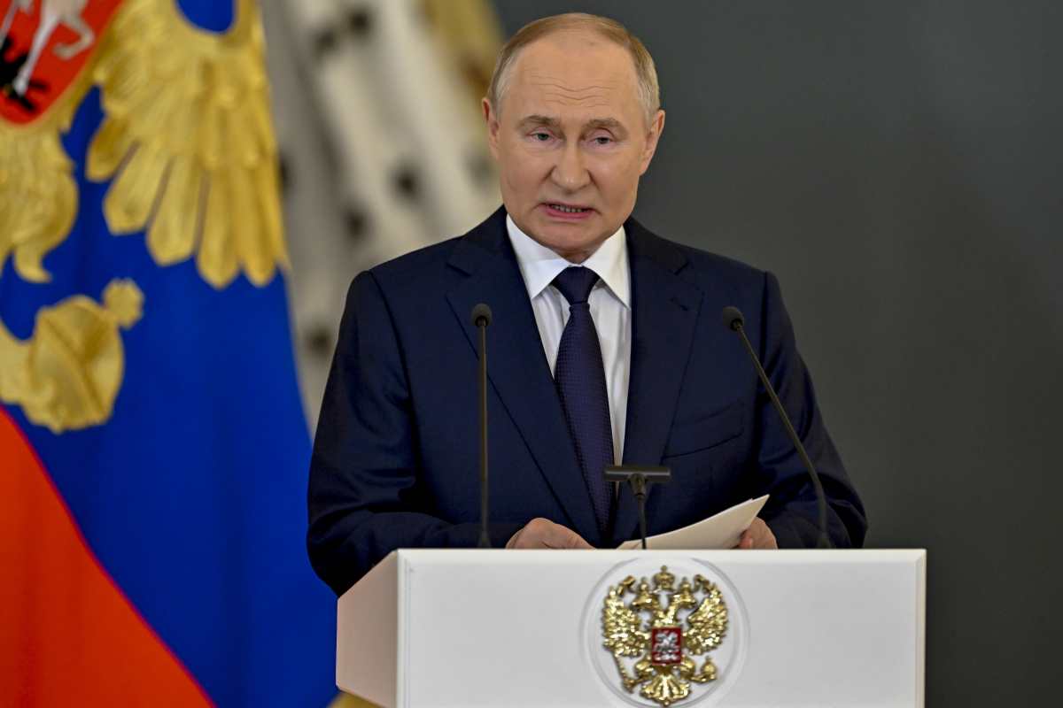 Cae la imagen de Putin.