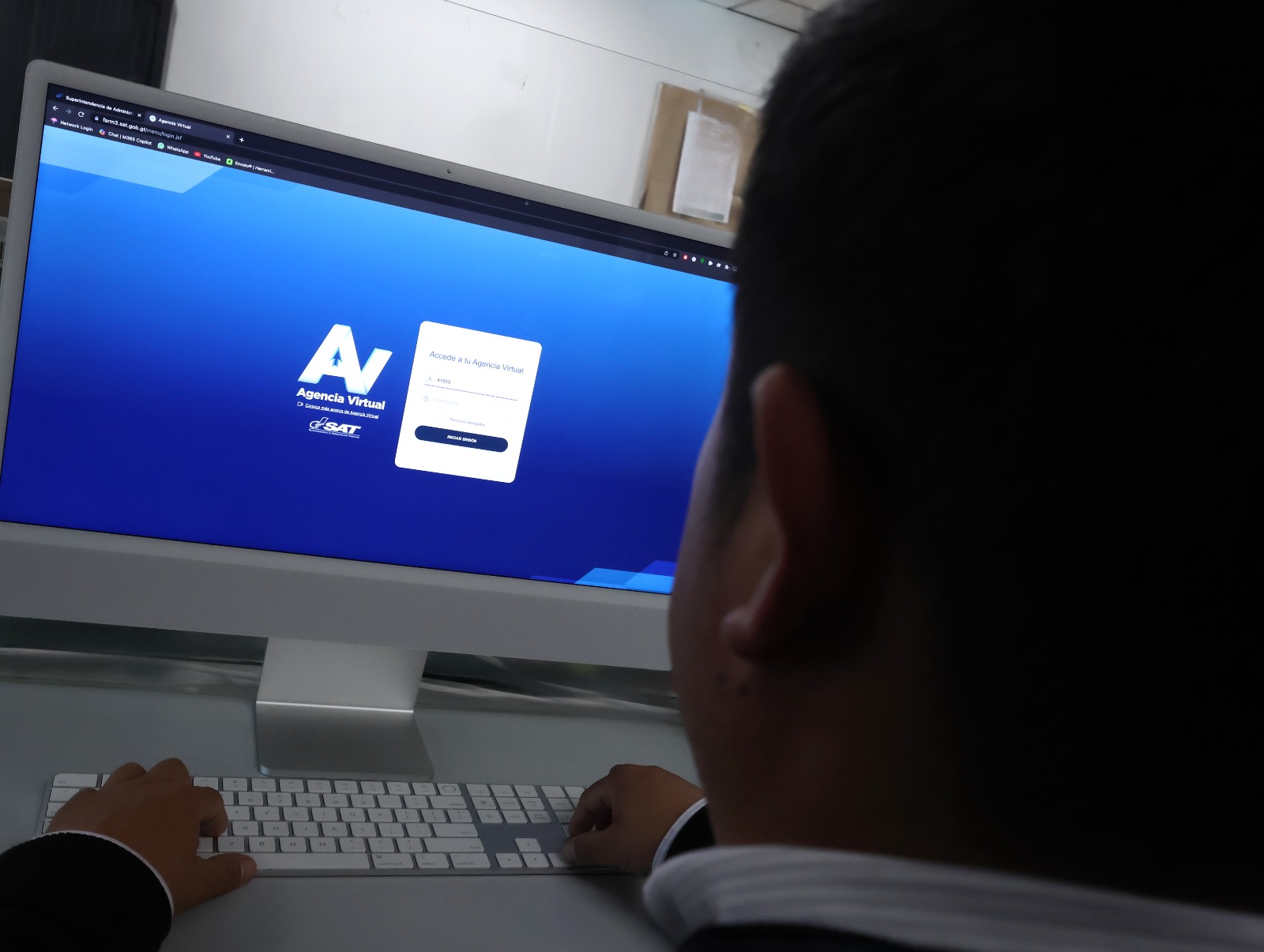 La Superintendencia de Administración Tributaria reportó la recepción de 276 mil 733 planillas del impuesto al valor agregado (IVA) por parte de contribuyentes asalariados. (Foto Prensa Libre: Cortesía)