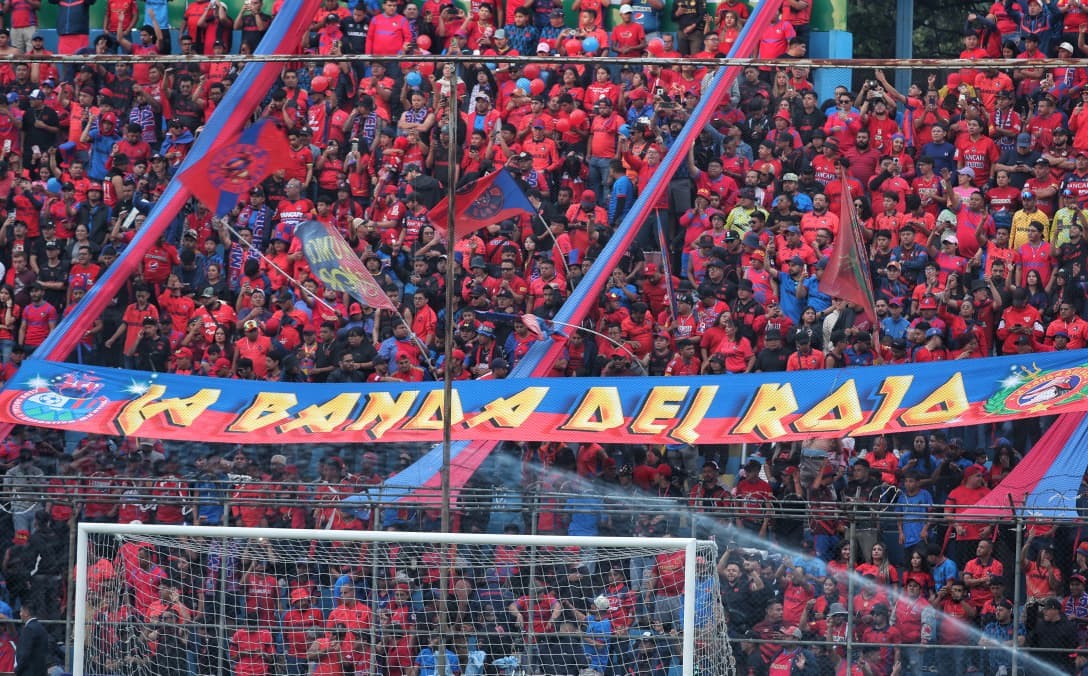 Municipal fue el equipo que más afición tuvo en sus partidos disputados en condición de local en el estadio Manuel Felipe Carrera. (Foto Prensa Libre; Esbin Garcia: