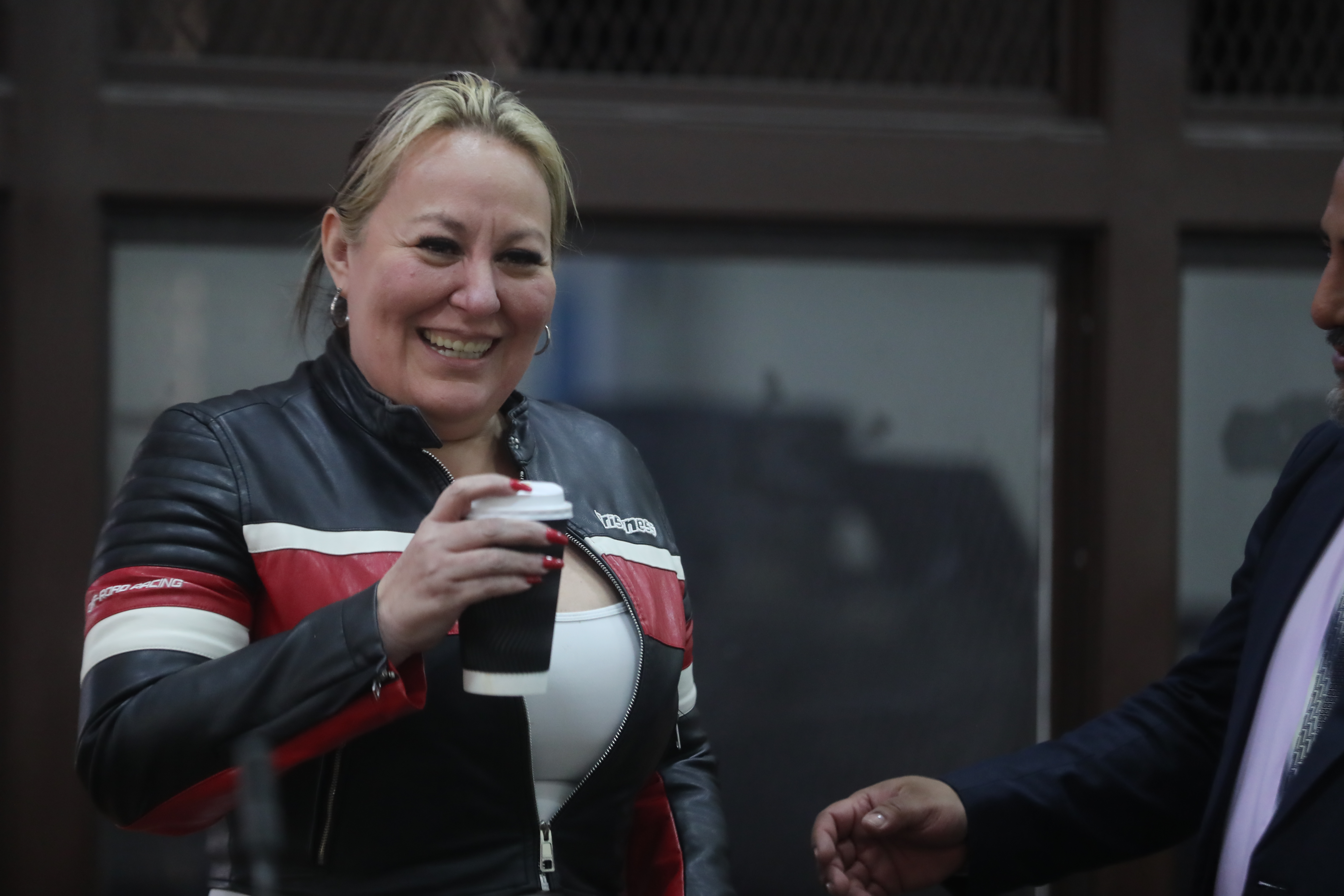 MARêA MARTA CASTAEDA. En el caso de Mara Marta Castaeda se intento, por parte de la defensa, apegarse a la figura de aceptacin de cargos, pero la misma fue rechazada en el Tribunal de Mayor Riesgo B.

Juan Diego Gonzlez.  160126