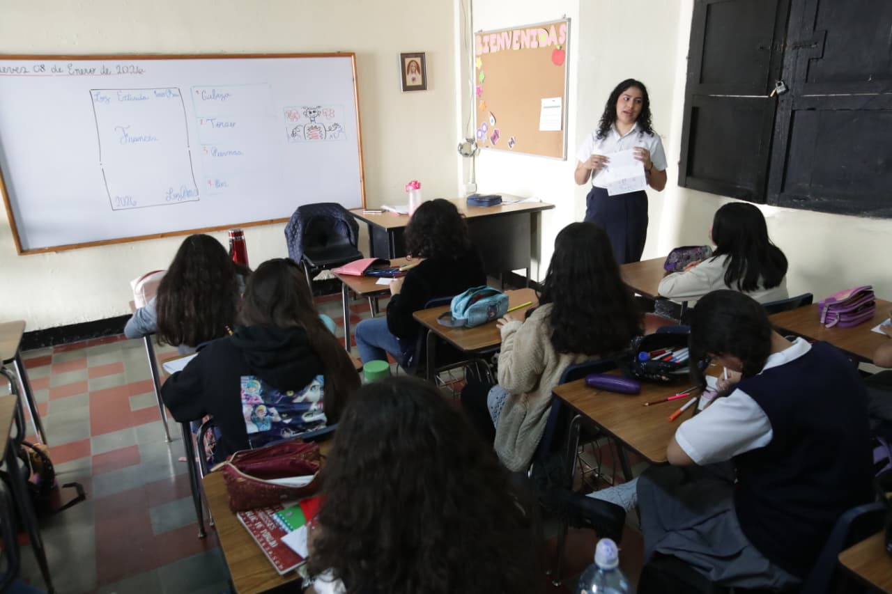 El retorno a clases en colegios y universidades iniciará el 12 de enero de 2026, mientras el sector público se sumará el 2 de febrero. (Foto, Prensa Libre: María José Barrientos)