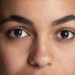 Los ojos podrían ofrecer pistas accesibles y no invasivas sobre procesos neurodegenerativos en fases iniciales, como el alzhéimer. (Foto Prensa Libre: Freepik)