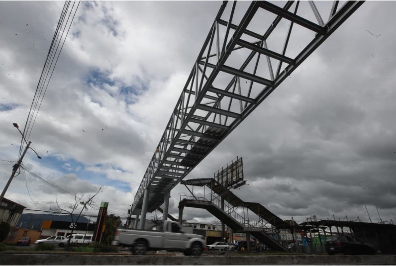 Pasarela Aguilar Batres