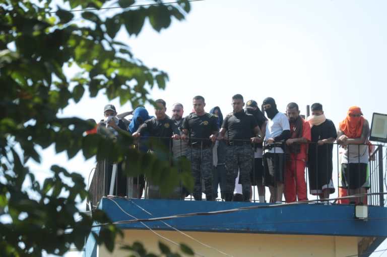 Crisis carcelaria en Guatemala: tres prisiones tomadas y más de 4