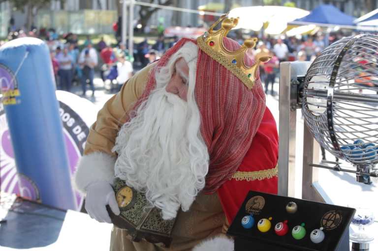 Los ganadores del primer sorteo millonario de la Lotería Santa Lucía de 2