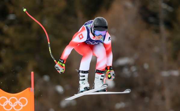 CORTINA D'AMPEZZO (Italy), 06/02/2026.- Corinne Suter of Switzerland competes in the training of the Women's Downhill of the Alpine Skiing competition, at the Milano Cortina 2026 Winter Olympic, Tofane ski centre in Cortina d'Ampezzo, Italy, 06 February 2026. (Italia, Suiza) EFE/EPA/ANDREA SOLERO