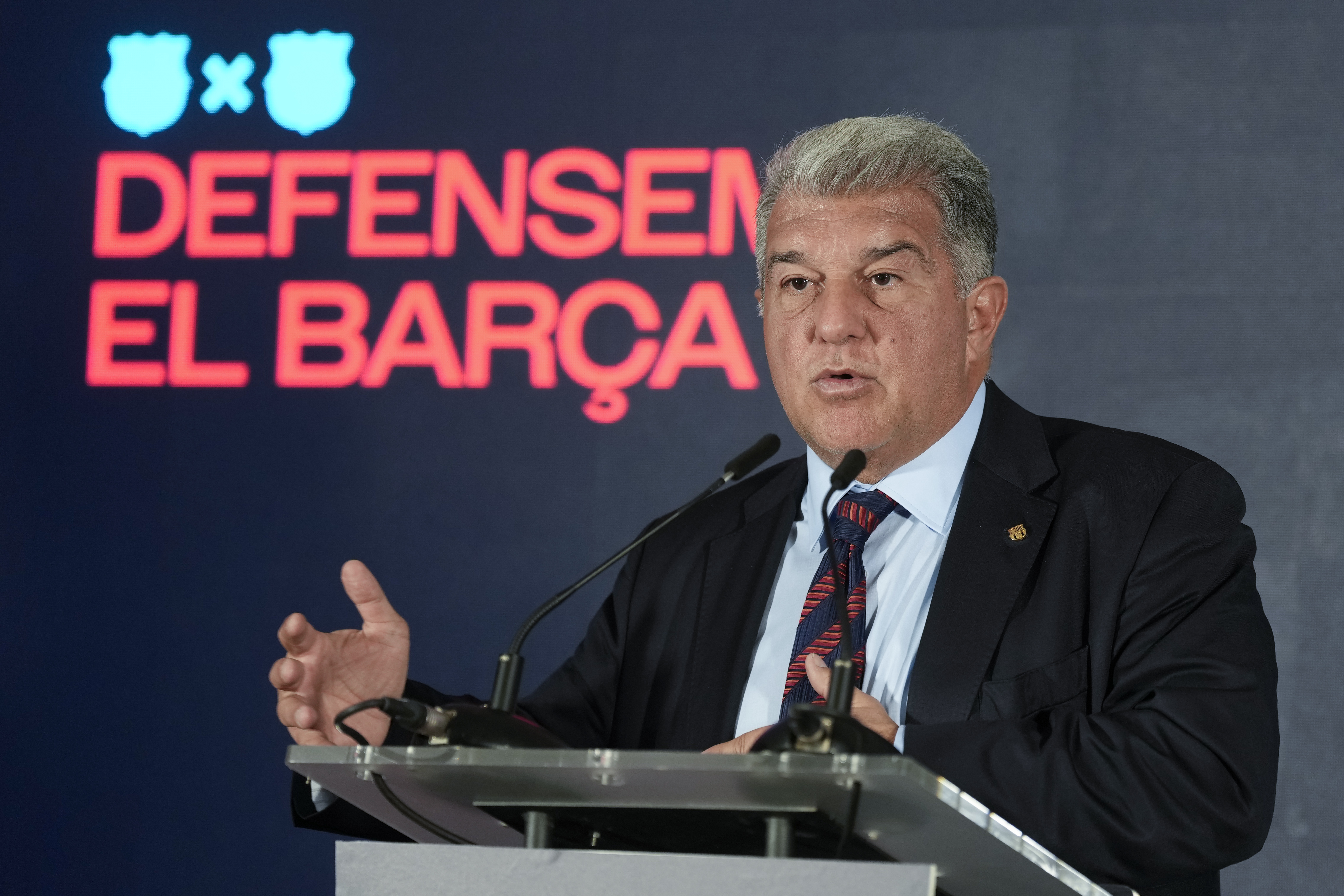GRAFCAT8567.  (), 17/02/2026.- Joan Laporta durante un acto en que ha presentado este martes su candidatura a la reelección como presidente del FC Barcelona con el lema "Defensem el Barça".EFE/ Enric Fontcuberta