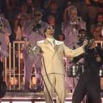 Bad Bunny sorprende al cantar en japonés en show del Spotify Billions Club en Japón