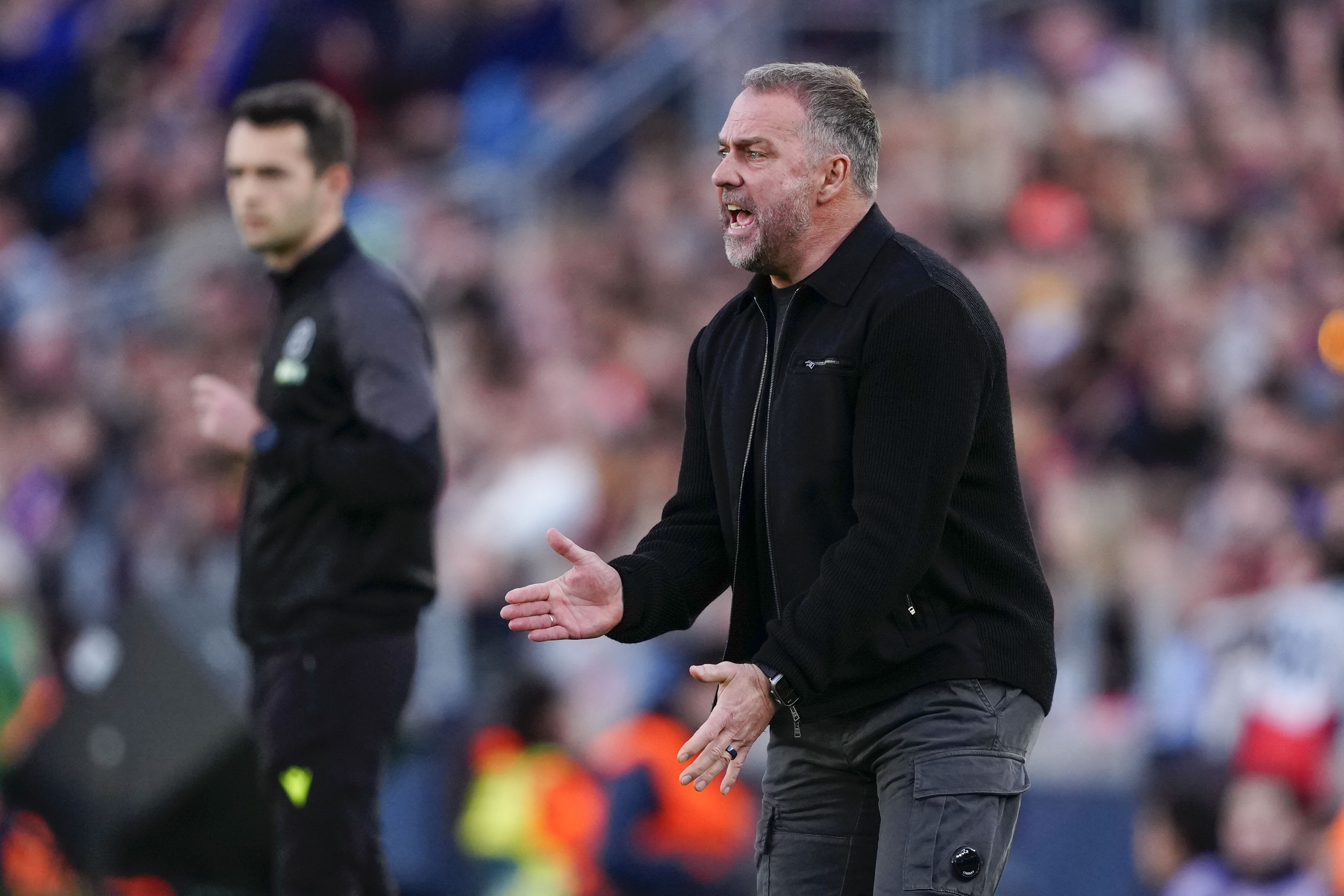 Flick destaca la importancia de recuperar el liderato tras el tropiezo del Real Madrid