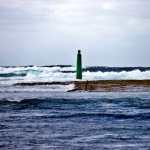 AME7813. LA HABANA (CUBA), 23/02/2026.- Fotografía que muestra un fuerte oleaje este lunes, en La Habana (Cuba). EFE/ Ernesto Mastrascusa