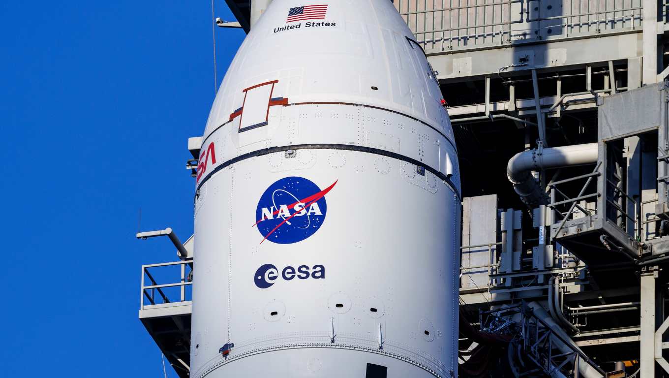 Cuatro astronautas de la NASA se preparan para viajar alrededor de la Luna con la misión Artemis II. (Foto Prensa Libre: EFE)