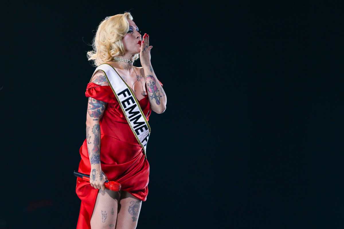 La “femme fatale” de Mon Laferte cobra vida en su nueva Spotify Session