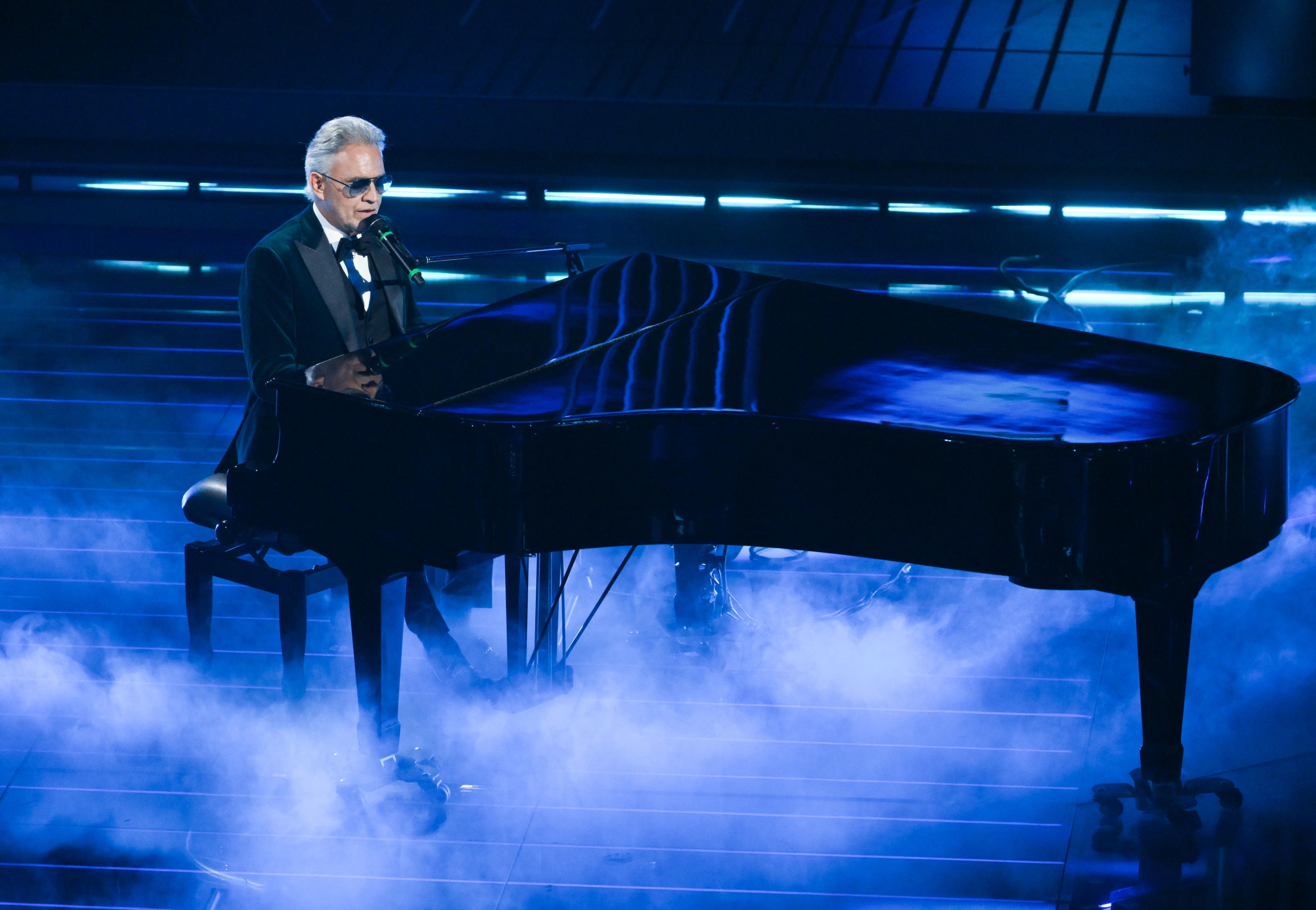 El tenor italiano Andrea Bocelli se presenta en  la 76.ª edición del Festival de la Canción Italiana de San Remo, en San Remo, Italia, el 28 de febrero de 2026. (Foto Prensa Libre: EFE/EPA/ETTORE FERRARI)