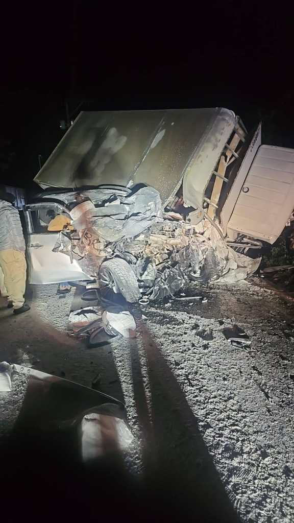 Accidente Villa Canales picop camión