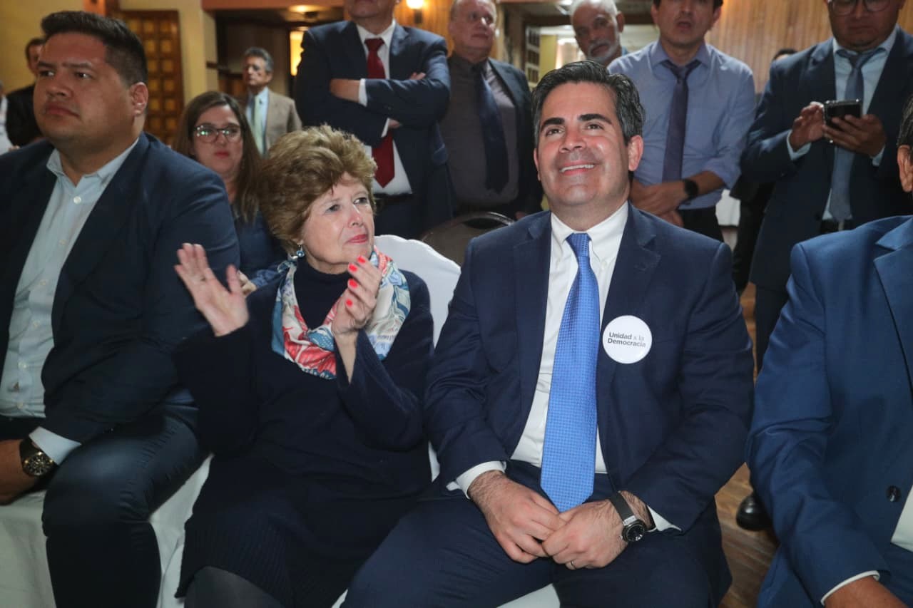 Astrid Lemus y Luis Fernando Bermejo, magistrada titular y magistrado suplente electos para la Corte de Constitucionalidad 2026-2031.