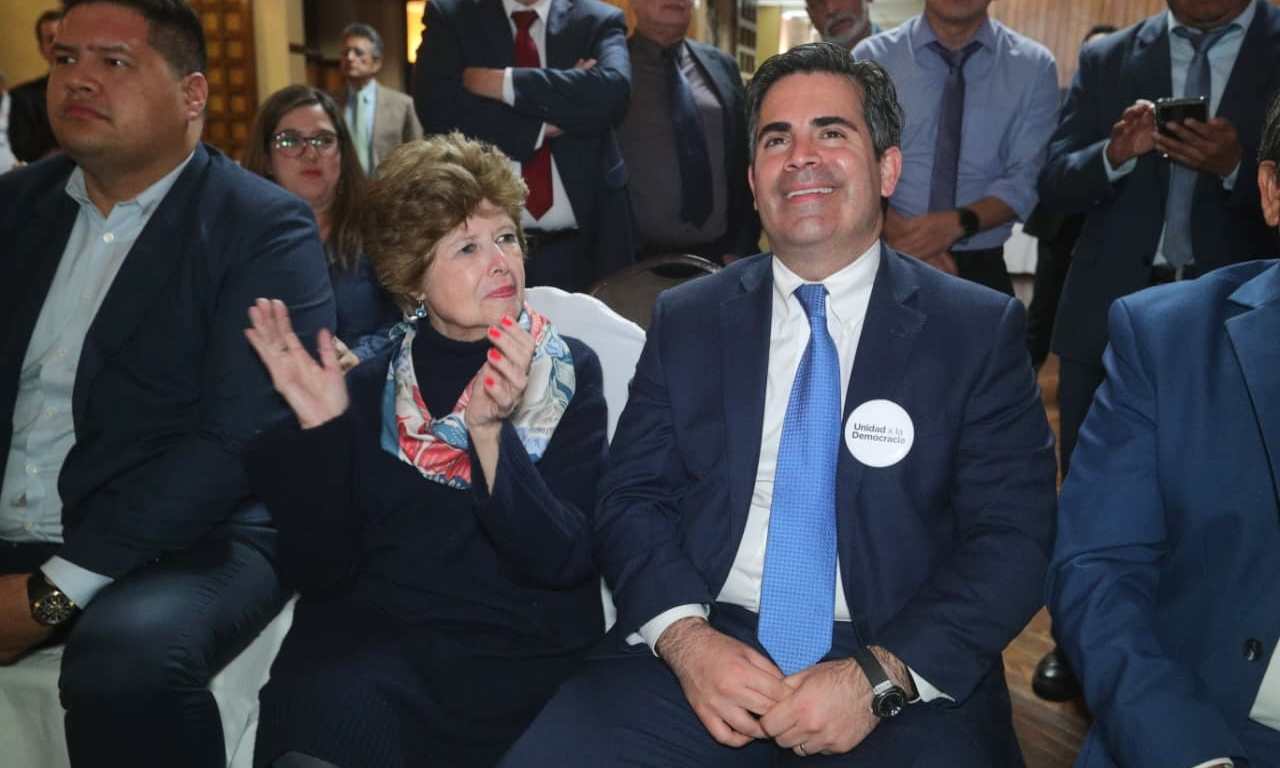 Astrid Lemus y Luis Fernando Bermejo, magistrada titular y magistrado suplente electos para la Corte de Constitucionalidad 2026-2031.