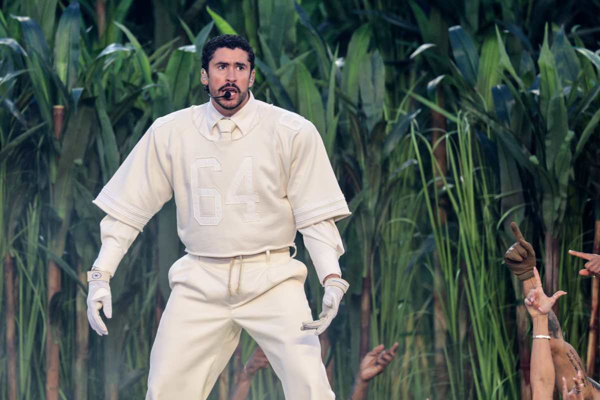 Bad Bunny resignificó el God Bless América en bendición para México, dice experta