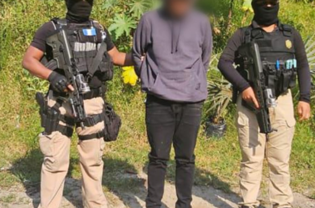 Capturan a agente de la PNC que habría exigido dinero a cambio de revelar información confidencial