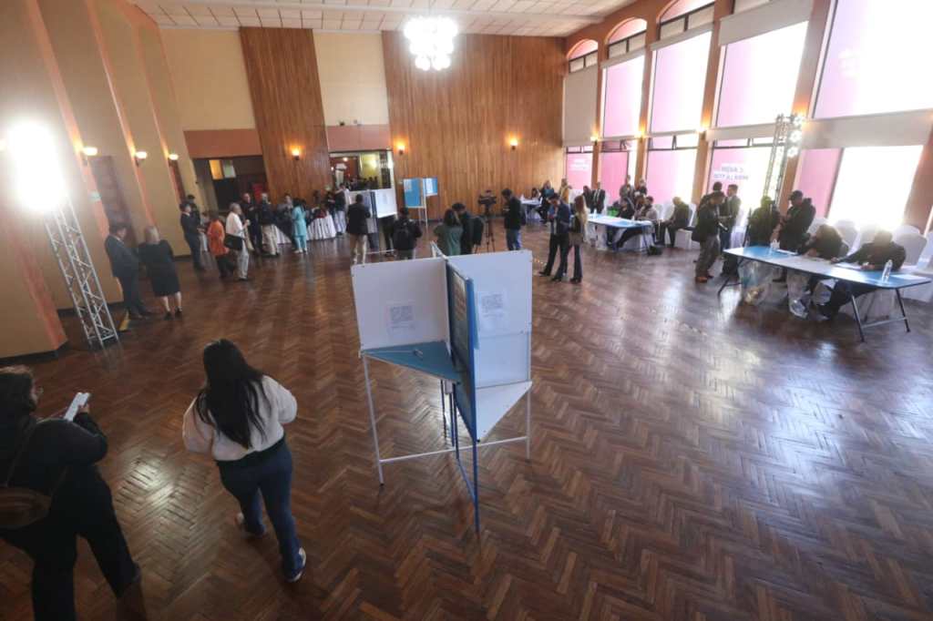 CLUB LA AURORA. CANG