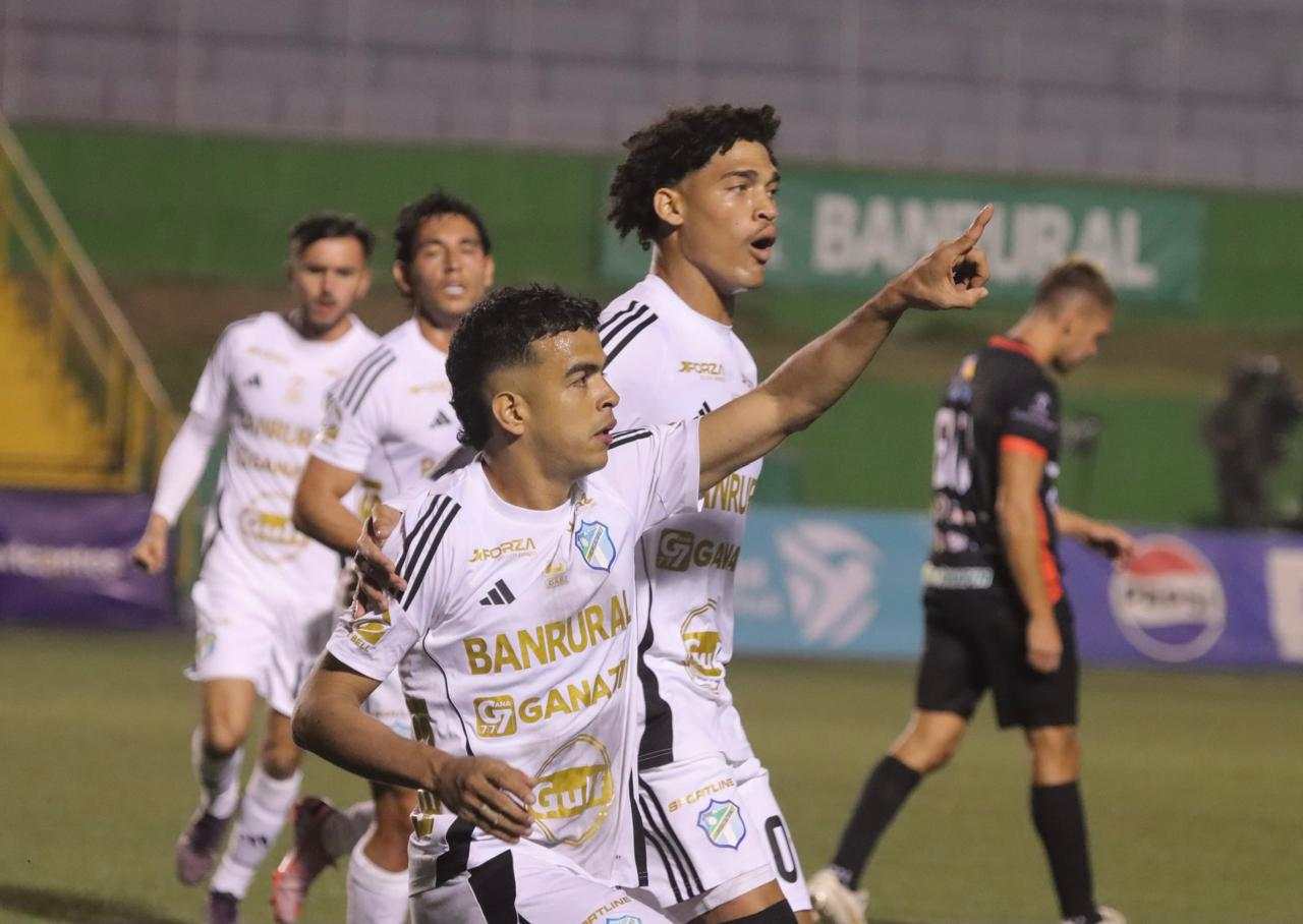 Comunicaciones remonta ante Mictlán y se aleja del descenso a la ...