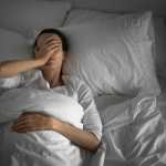 Hablar dormido: cuándo deja de ser normal y podría indicar un problema de salud
