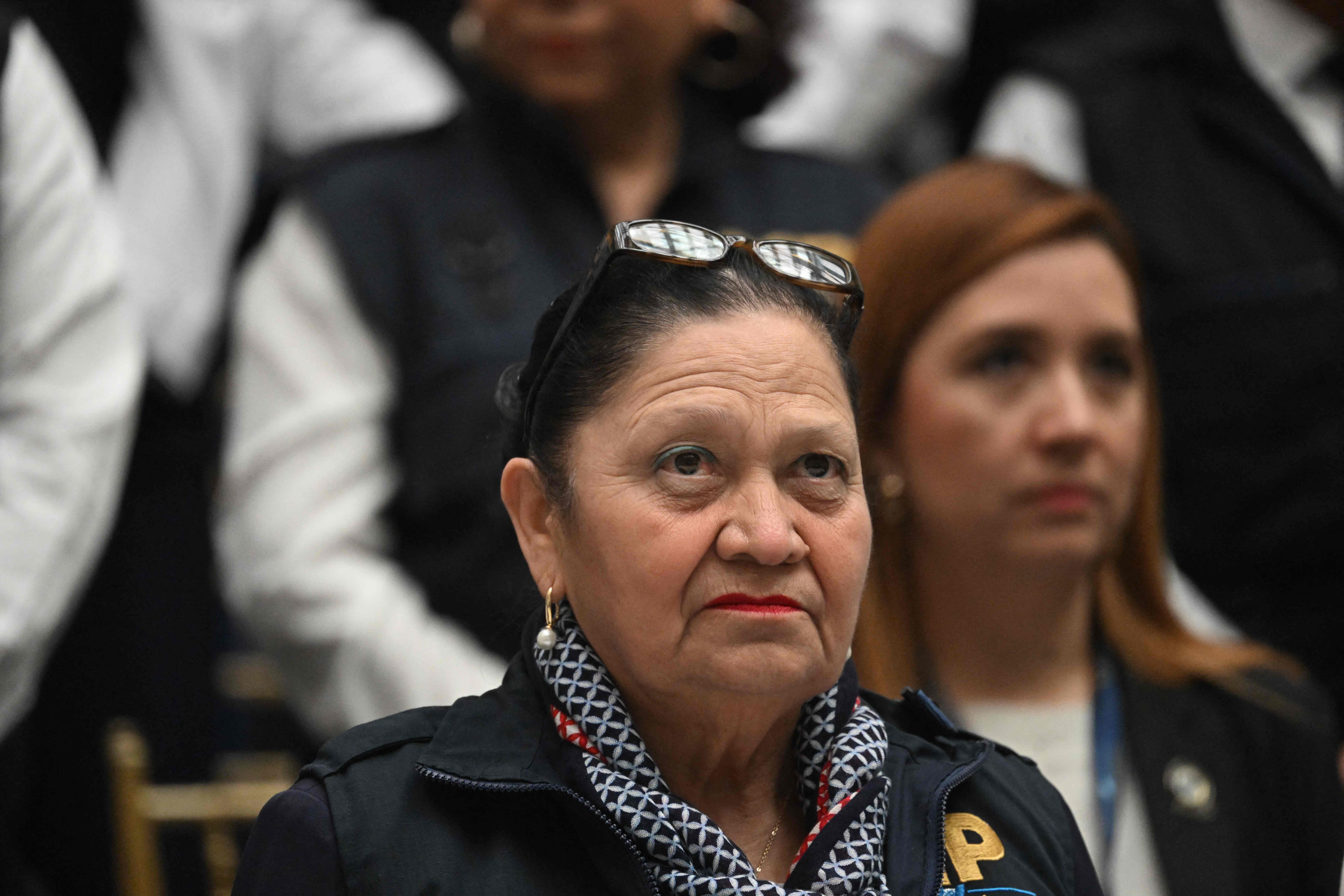 Consuelo Porras en una actividad oficial en Ciudad de Guatemala en 2024. Expertos de la ONU pidieron investigarla por adopciones ilegales en los años 80. (Foto Prensa Libre: AFP)