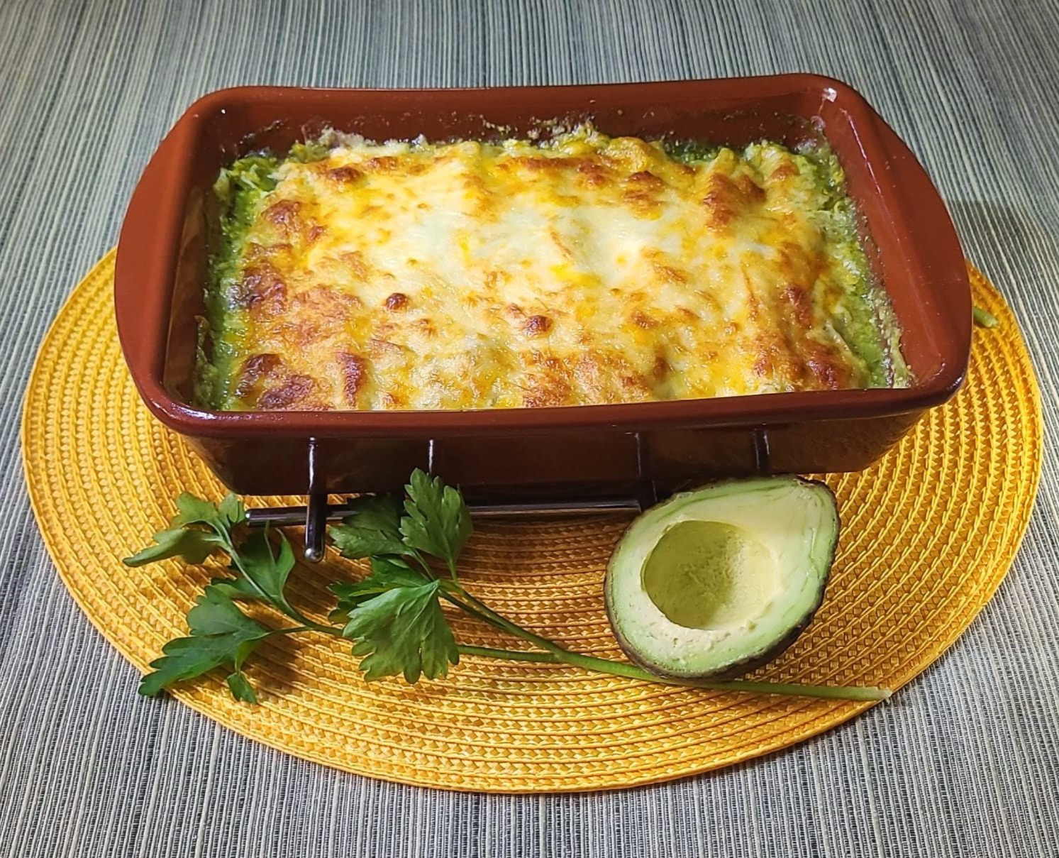 Aprendamos de cocina: receta de enchiladas de pollo en salsa verde