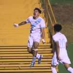 Patrick Arana fue uno de los anotadores frente al cuadro de Antigua y Barbuda. (Foto Prensa Libre: Fedefut).