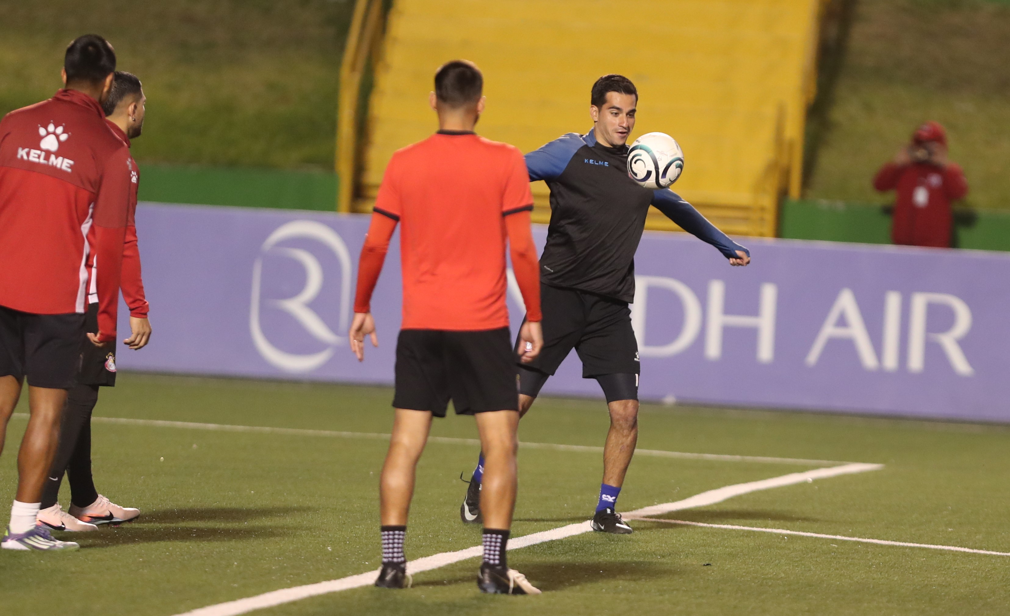 El defensa Javier "el Zurdo" González considera que Xelajpu MC puede hacerle un buen partido al favorito equipo de Monterrey. (Foto Prensa Libre: Douglas Suruy Franco).