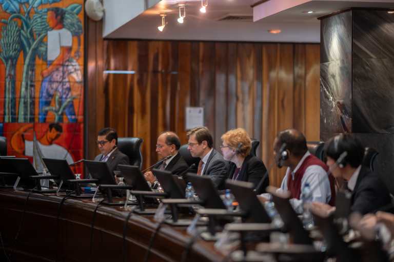 Misión del FMI revisa desempeño económico del 2