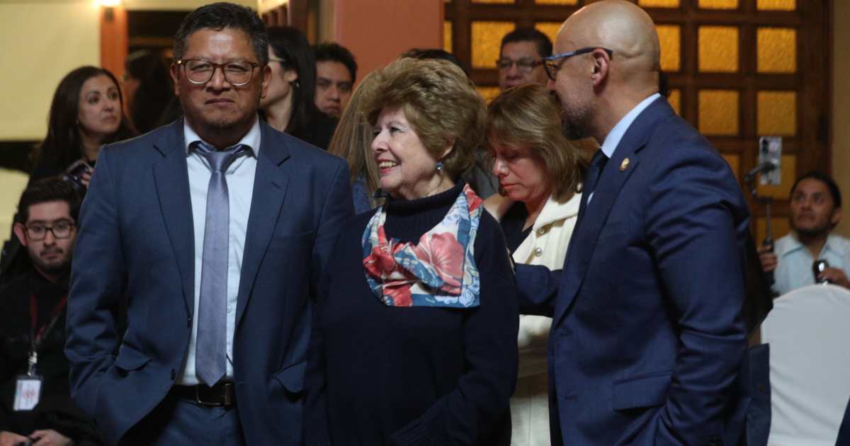 EN FOTOGRAFIA: ASTRID LEMUS 

El Colegio de Abogados y Notarios de Guatemala (CANG) realizan la elección de magistrados, titular y suplente, para integrar la Corte de Constitucionalidad (CC). 

Astrid Jeannette Lemus Rodríguez (5,085 votos) y Carlos Estuardo Gálvez Barrios (4,495 votos) se enfrentarán en segunda vuelta para definir al magistrado titular que representará al Colegio de Abogados y Notarios de Guatemala (Cang) ante la Corte de Constitucionalidad (CC) durante el periodo 2026-2031.

CIERRE DE LA URNAS A LAS 18 HORAS  

Foto: 
BYRON RIVERA 
05/02/2026