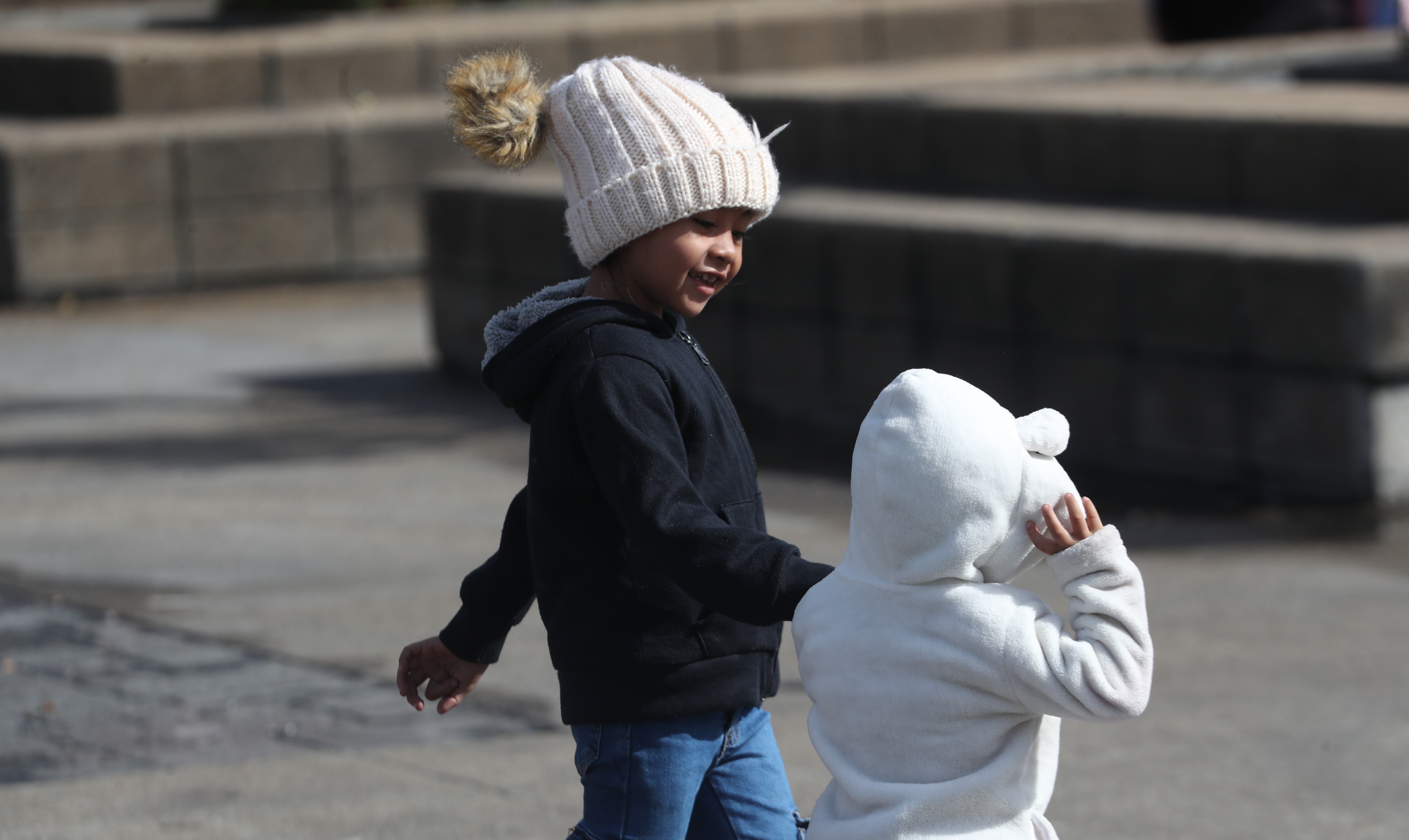 Clima continuar fro en Guatemala  y en occidente el termmetro podra marcar entre 2 y 6 ¡C segn informacin del Insivumeh en la Ciudad de Guatemala muchas personas se abrigan por el frio.


Foto Prensa Libre Erick Avila.       27/01/2026